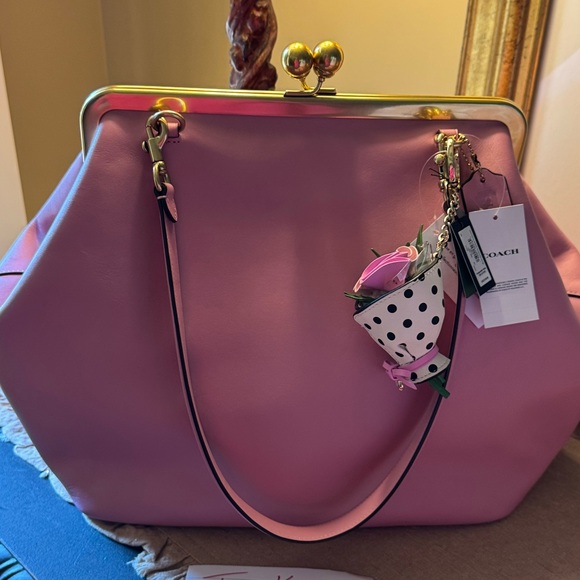 Coach Jumbo Kisslock Pink NWT Breast Cancer Awareness - Picture 1 of 4